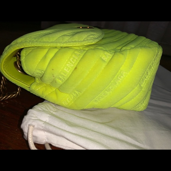 Balenciaga BB Logo Neon Velvet Bag - Picture 4 of 13